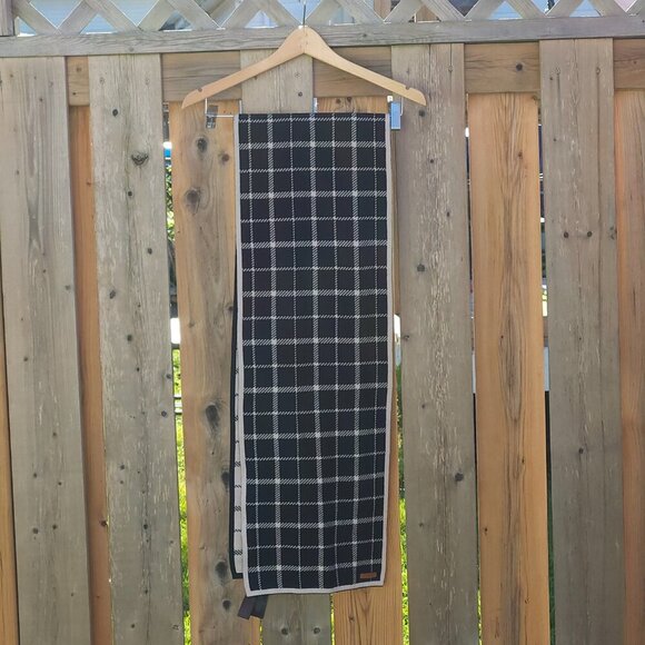 BEAUTIFUL COACH New York Wrap Scarf Double Sided Black and Beige Cold Weather - Picture 9 of 9